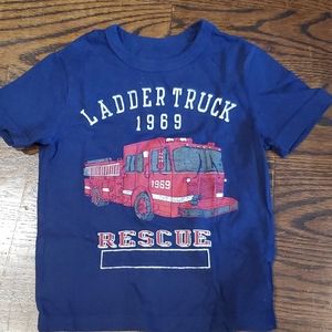 Gap 3t firetruck tee